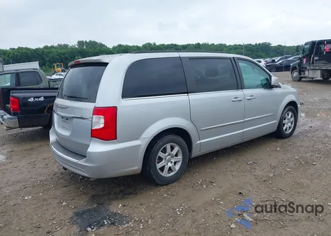 2012 Chrysler Town & Country Touring z USA, uszkodzony, nr VIN 2C4RC1BG2CR331106